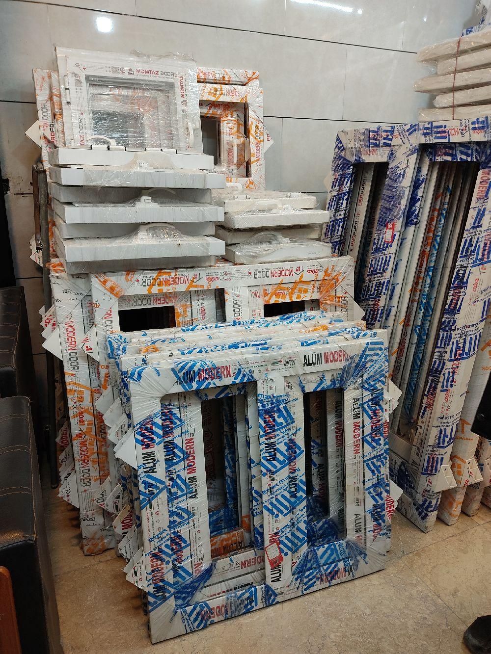 پنجره مشکی تراسی پیویسی ایستگاه پله دریچه pvc|مصالح و تجهیزات ساختمان|مشهد, نوید (بلوار کشاورز)|دیوار