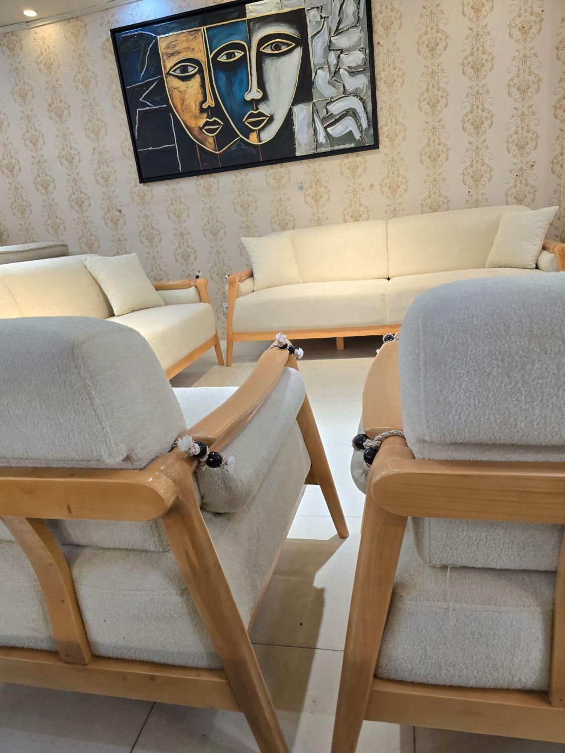 مبل لوییز دسته چوبی وزرا|مبلمان خانگی و میز عسلی|شاهینشهر, |دیوار