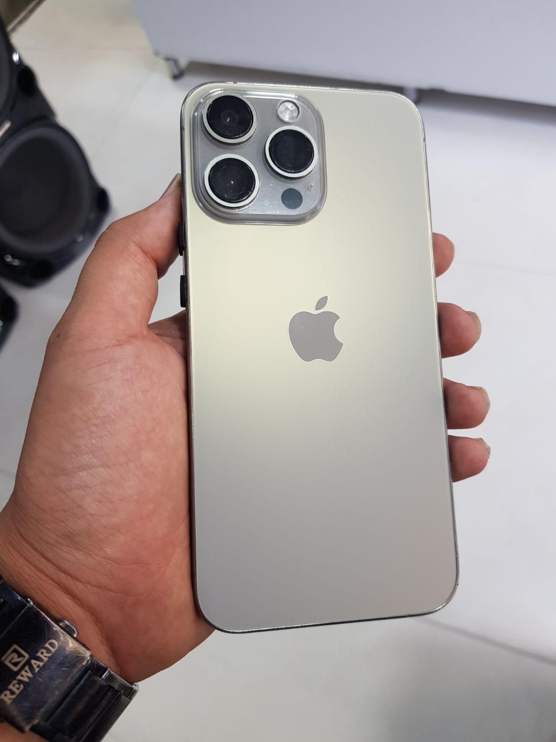 اپل iphone آیفون 15پرومکس 16پرو مکس کپی طرح|موبایل|مشهد, سراب|دیوار