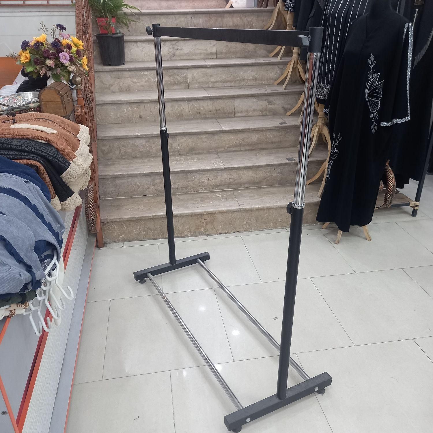 رگال|بندرخت و رخت‌آویز|کرج, حصارک|دیوار