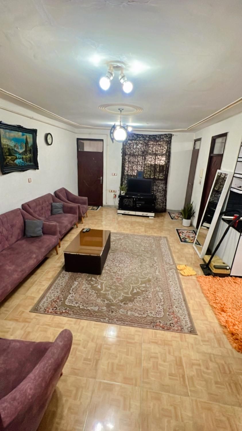 اجاره روزانه تک واحد طبقه بالا براصلی خیابان دربست|اجارهٔ کوتاه‌مدت آپارتمان و سوئیت|رشت, حمیدیان|دیوار
