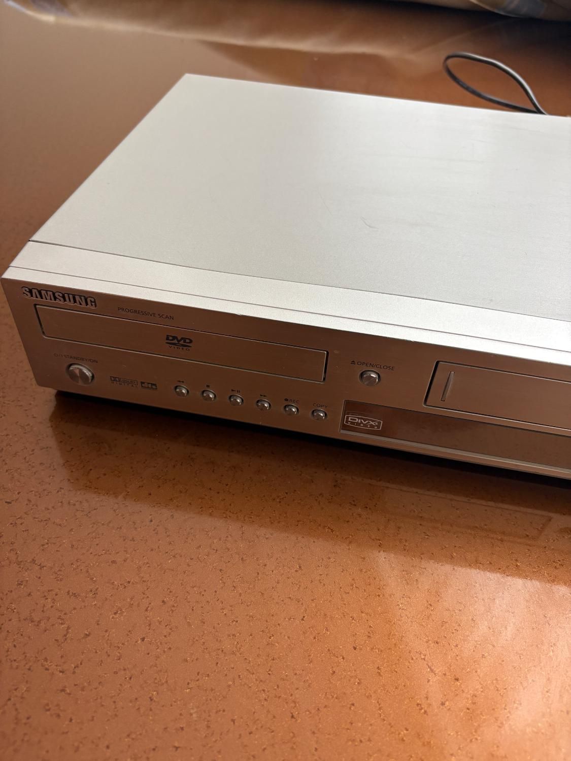 SAMSUNG VIDEO DVD PLAYER DVD-V7676M|پخش‌کننده DVD و ویدیو|اصفهان, نقش جهان|دیوار