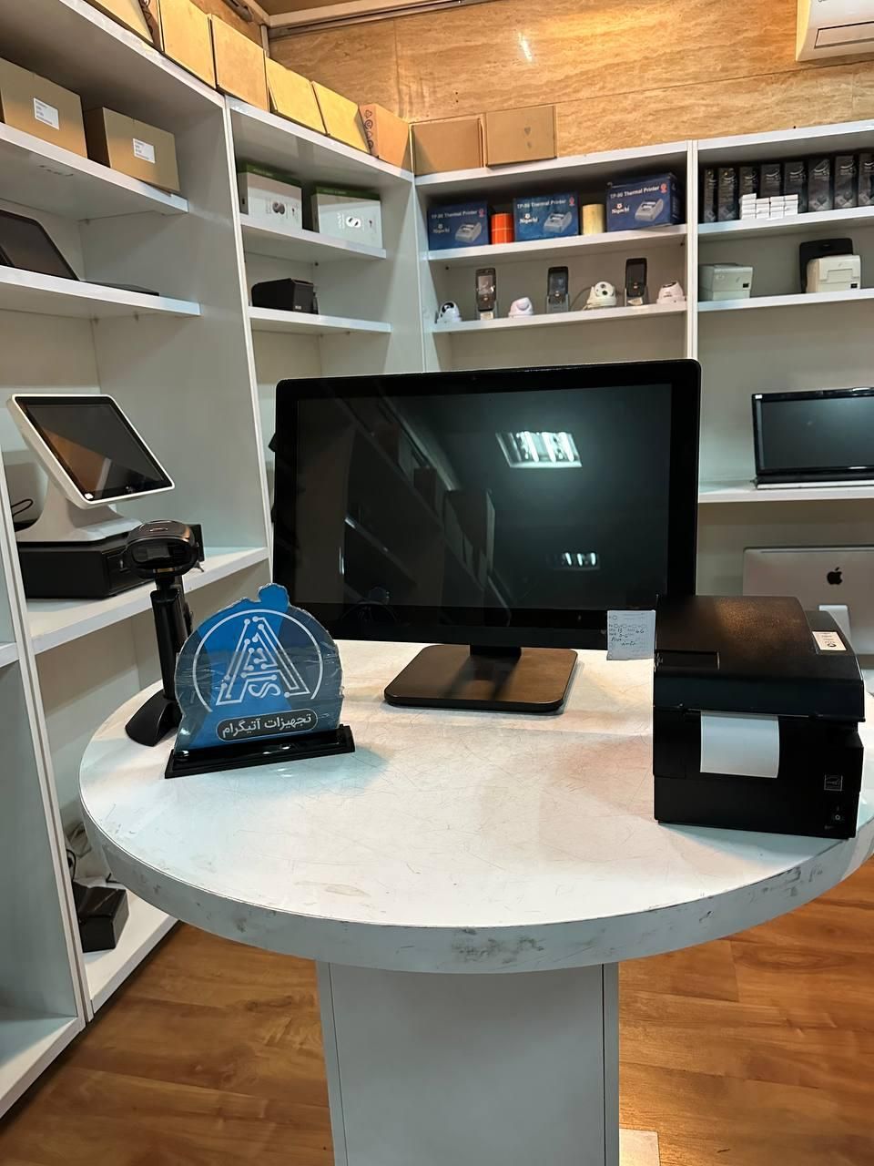 ال این وان صندوق فروشگاهی Dell|فروشگاه و مغازه|تهران, هفت حوض|دیوار