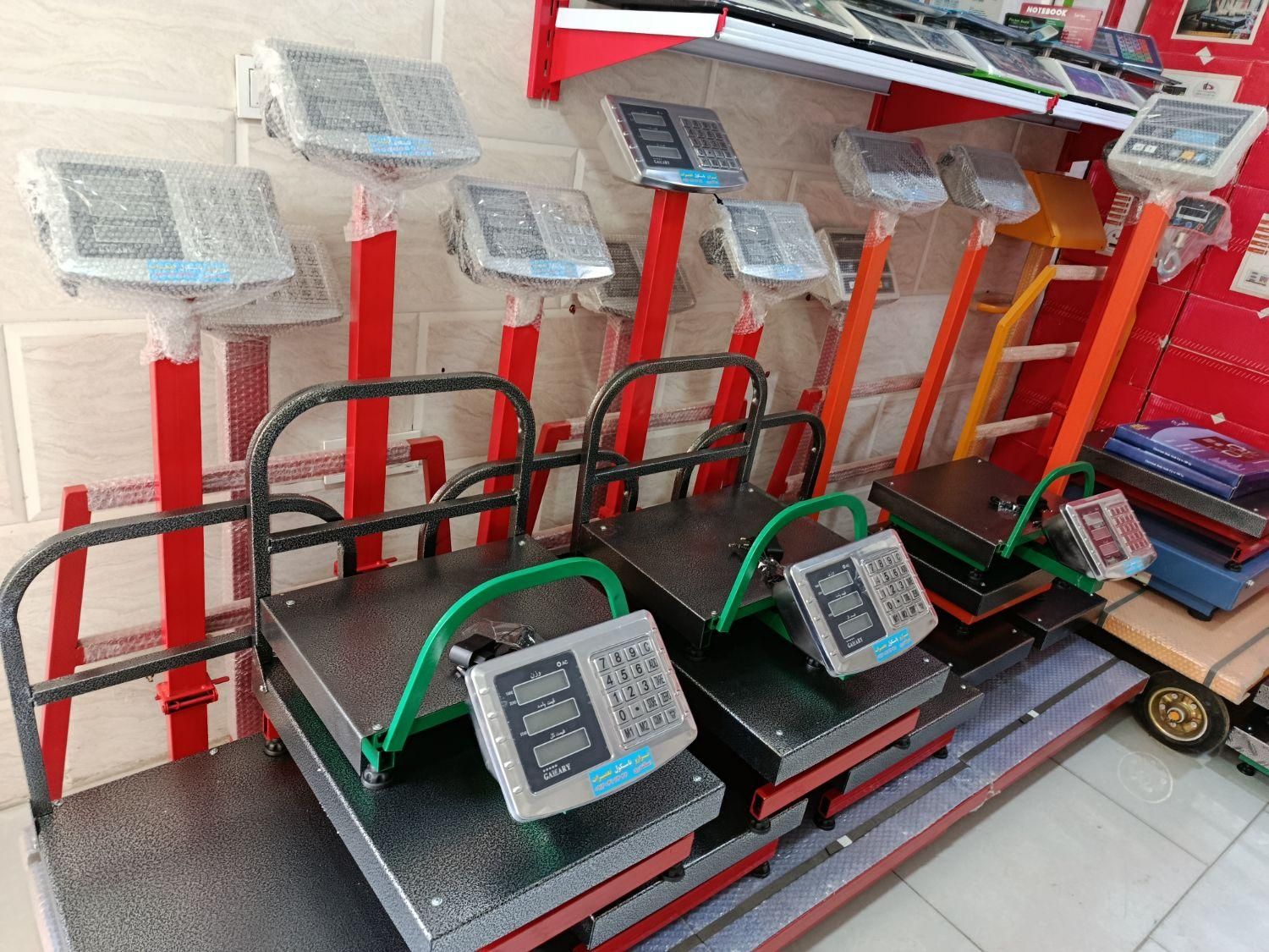 باسکول ۱۰۰ ۱۸۰ ۳۰۰کیلویی مدل th ترازو شارژی کد۴۲|فروشگاه و مغازه|خاوران, |دیوار