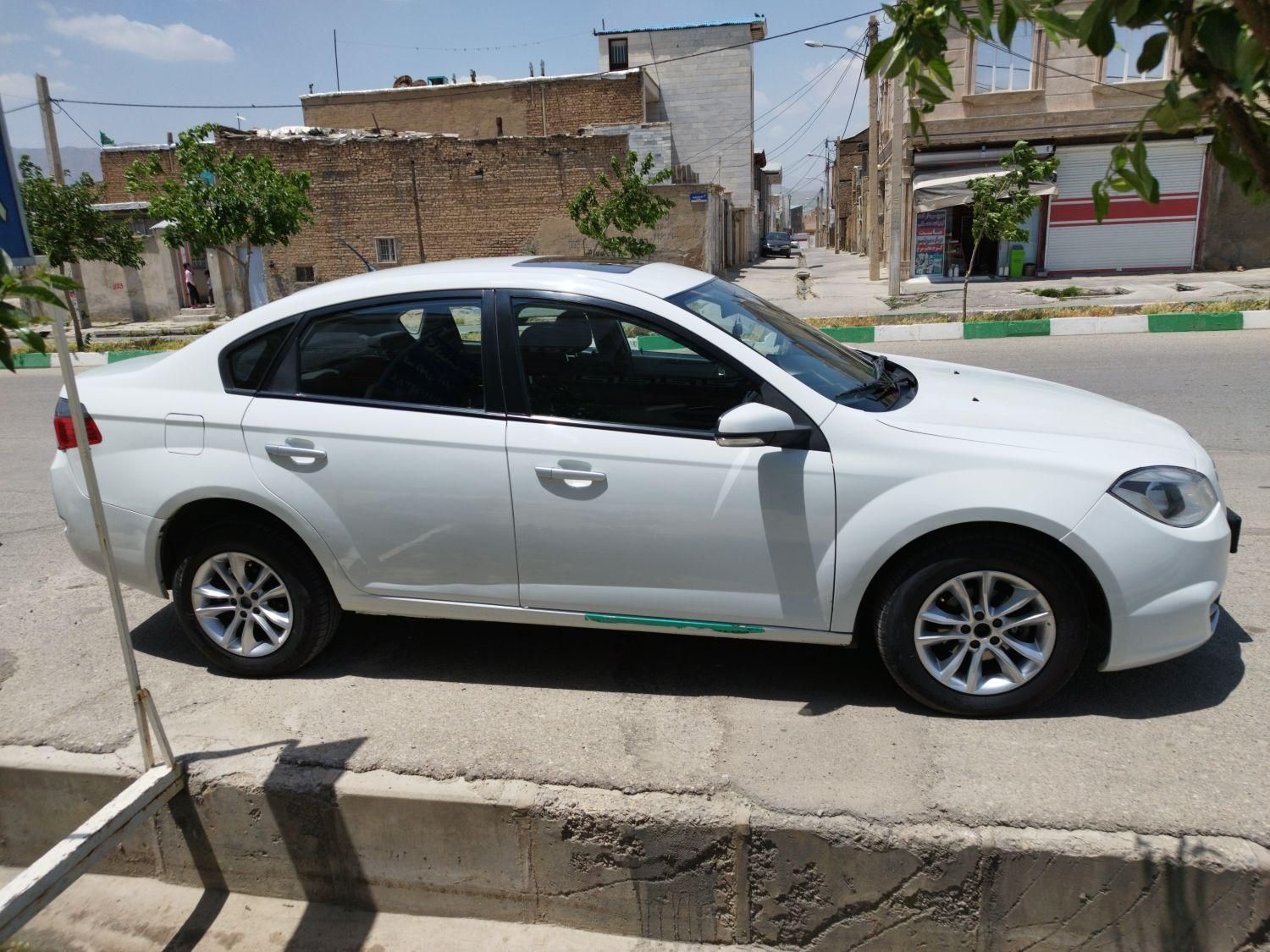 برلیانس H330 اتوماتیک 1500cc، مدل ۱۳۹۶|خودرو سواری و وانت|بروجرد, |دیوار