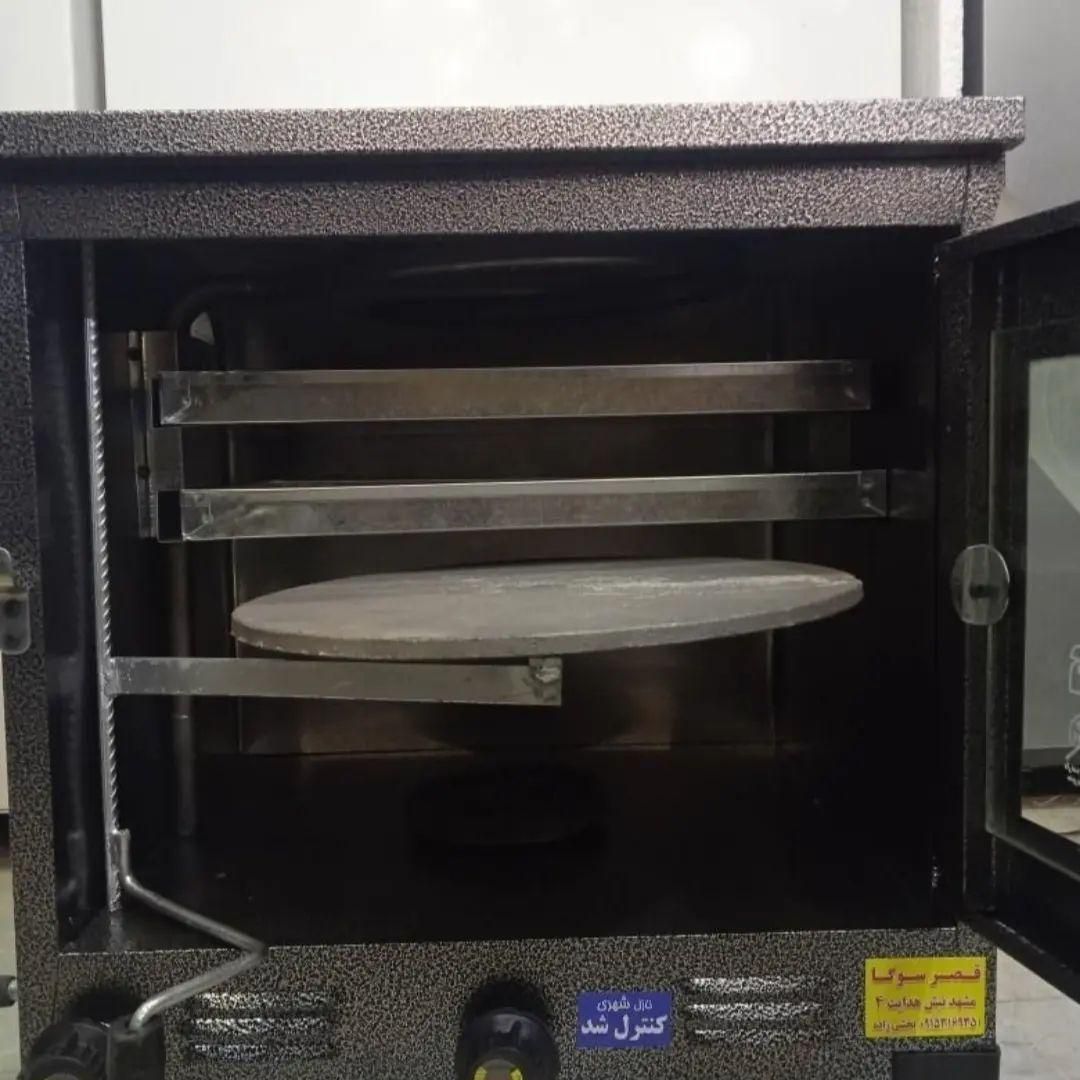 همراه ۲ سینی و سنگ چدن تنور فر گازی ارجمند|اجاق گاز و لوازم برقی پخت‌وپز|خمینی‌شهر, |دیوار