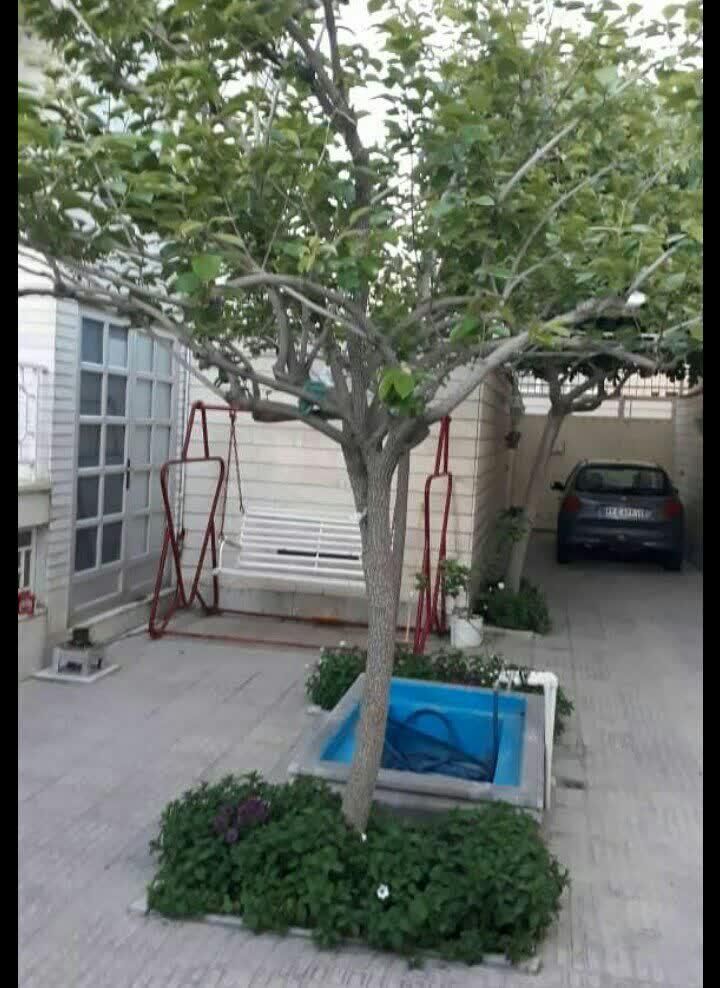 خانه ویلایی۲۲۰مترساخت ۸۰متر حیاط و۵۰متر زیر زمین|فروش خانه و ویلا|اصفهان, قلعه طبره|دیوار