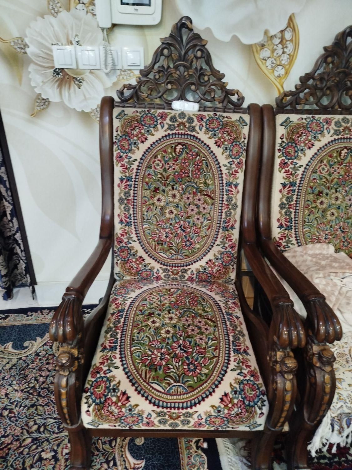 مبل قالی با فرش دست باف کرمان|میز و صندلی غذاخوری|شیراز, قصرالدشت|دیوار