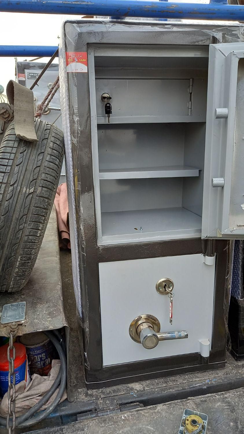 گاوصندوق نمایشگاهی‌‌املاک|دفتر کار|اسلام‌شهر, شهرک مفیدی|دیوار