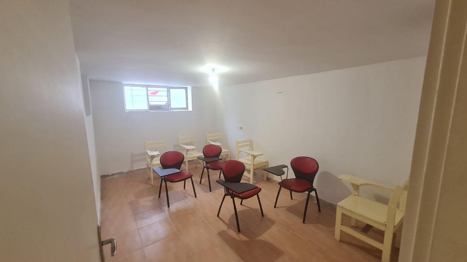 اجاره ساعتی، روزانه و ماهانه دفتر کاری در گوهردشت|اجارهٔ کوتاه‌مدت دفتر کار و فضای آموزشی|کرج, گوهردشت|دیوار