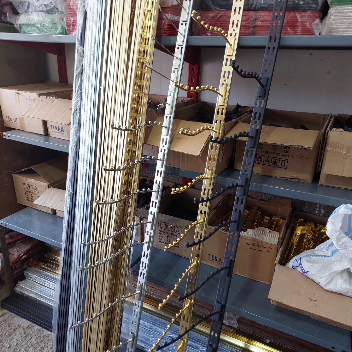 رگال لباس و چوب لباسی|فروشگاه و مغازه|سبزوار, هفت تیر|دیوار