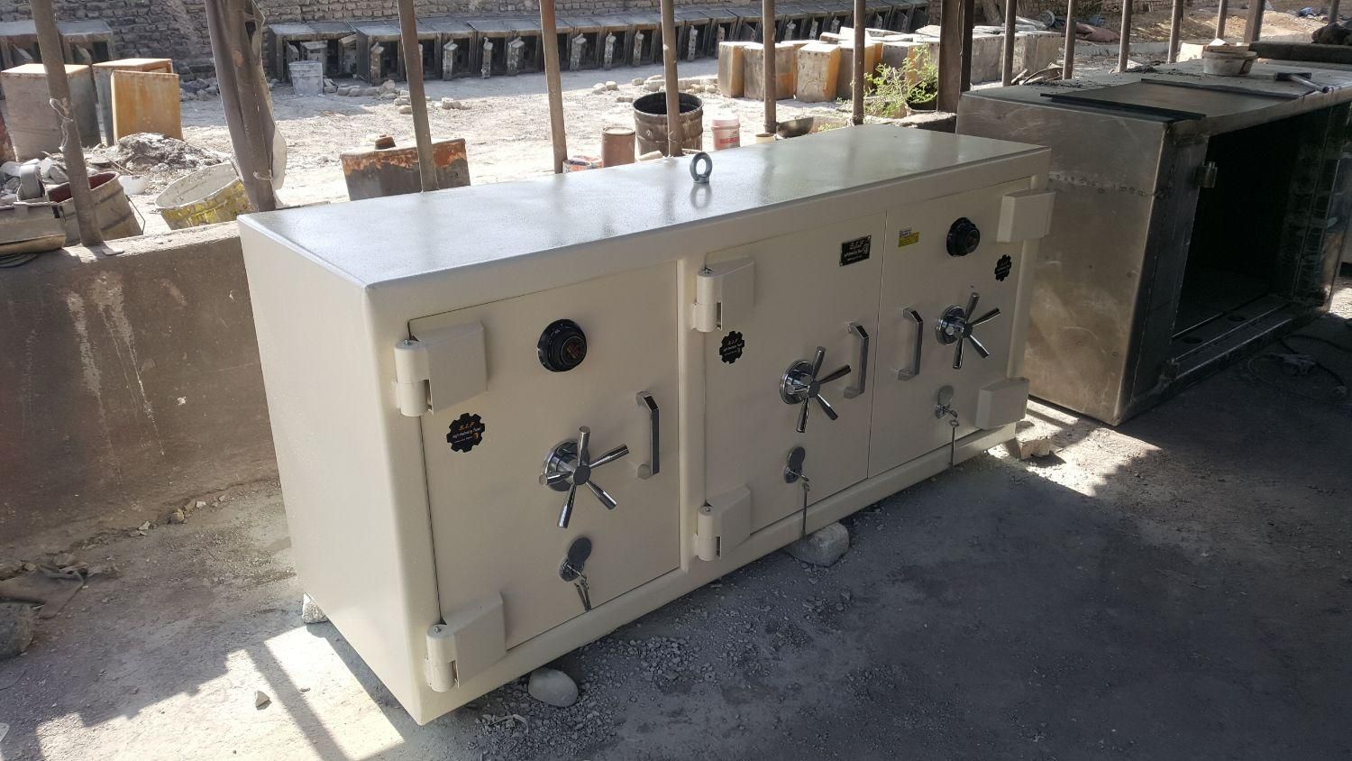 گاوصندوق 2درب زیر میز پیشخوان زیر ویترینی طلافروشی|ابزارآلات|تهران, نعمت‌آباد|دیوار