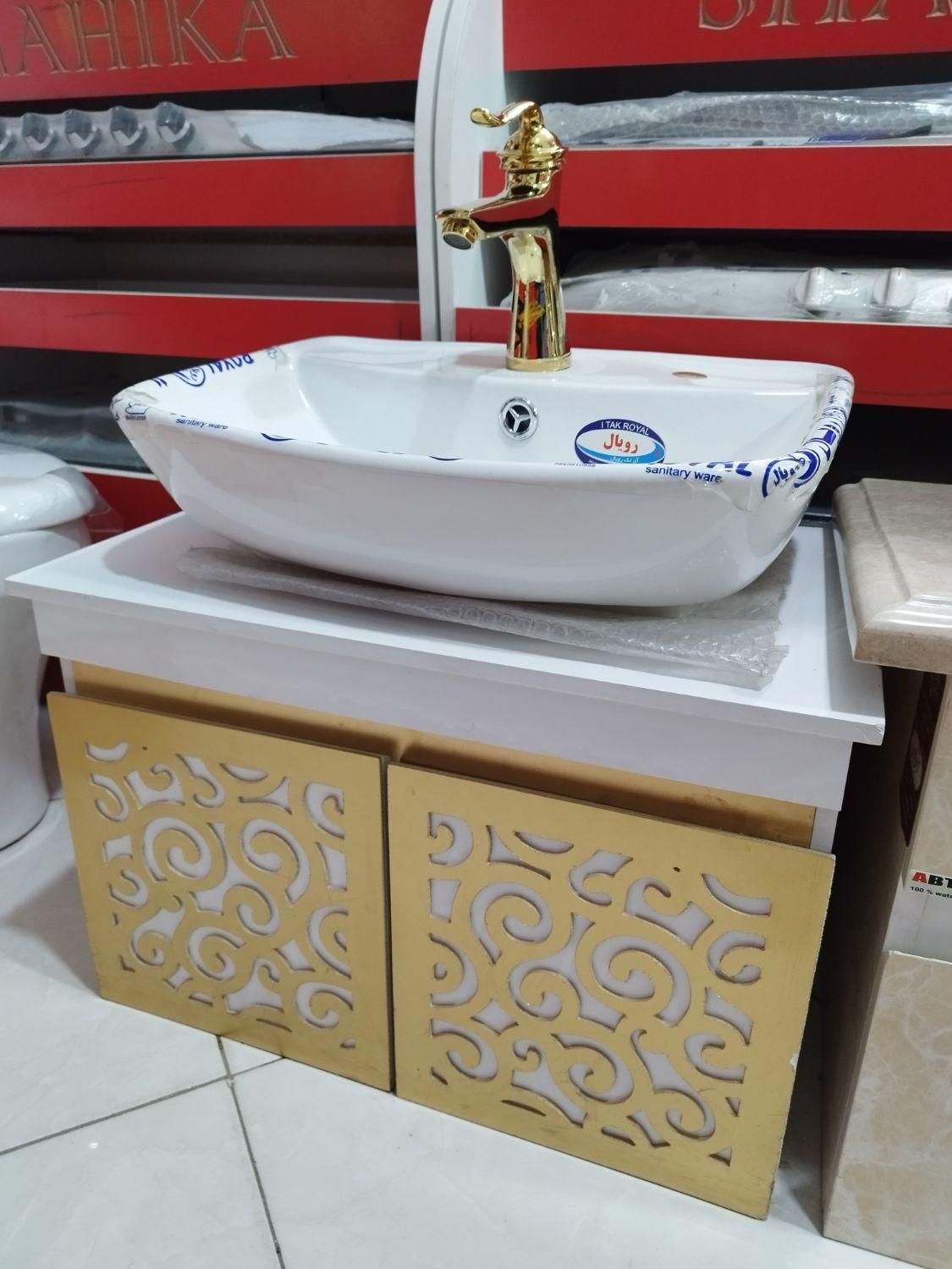 روشویی کابینتی و سنگی و توالت فرنگی|مصالح و تجهیزات ساختمان|قرچک, |دیوار