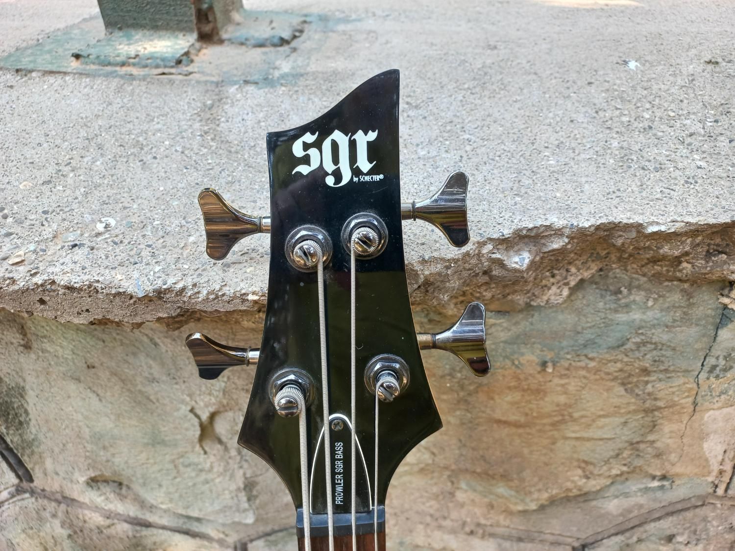 گیتار بیس شکتر schecter sgr red guitar bass|گیتار، بیس، امپلیفایر|تهران, پونک|دیوار