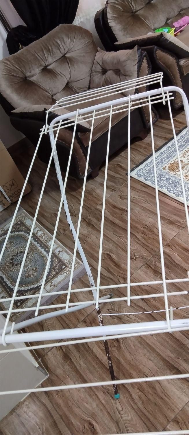 بندرخت|بندرخت و رخت‌آویز|رشت, سیا اسطلخ|دیوار