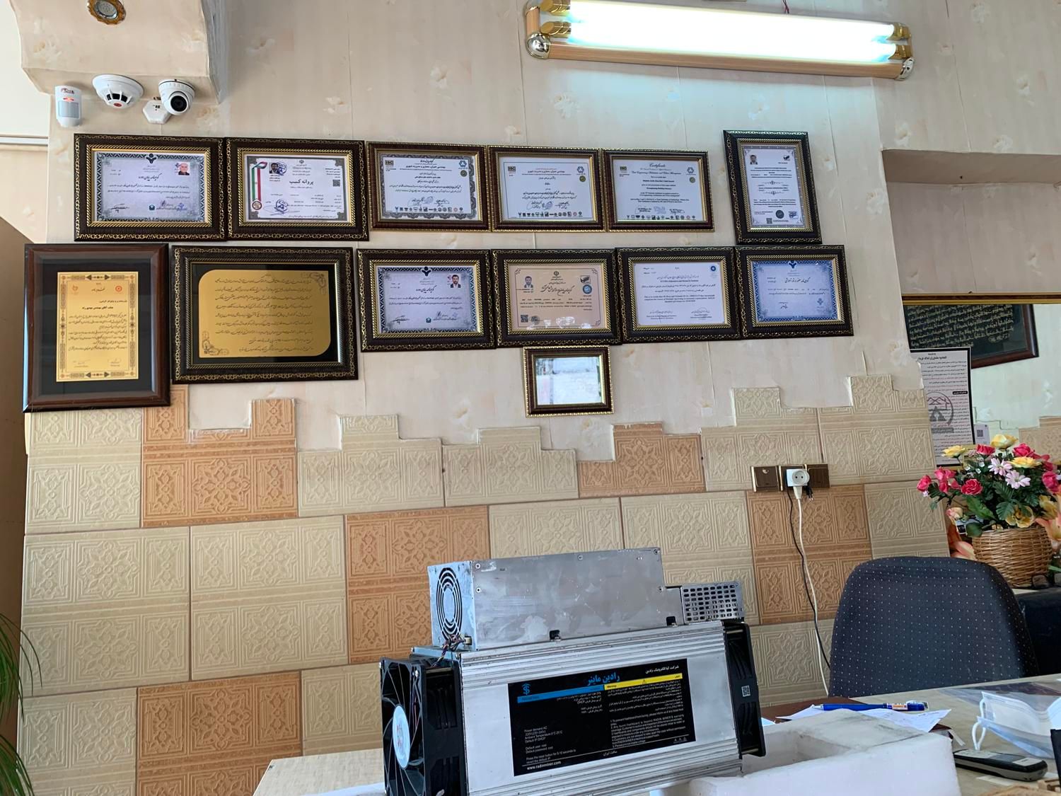 ماینر قانونی با سند درآمد دلاری|قطعات و لوازم جانبی رایانه|کرمان, |دیوار