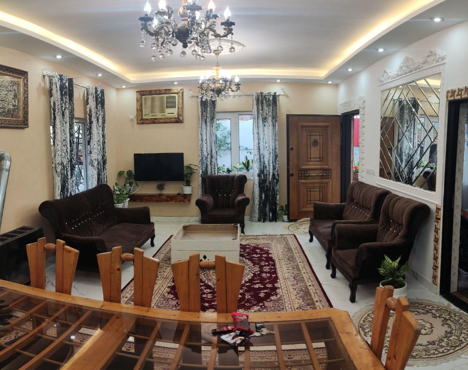 ویلا باغ دربستی استخر دار در شهر ساحلی حویق .مالک|اجارهٔ کوتاه‌مدت ویلا و باغ|آستارا, |دیوار