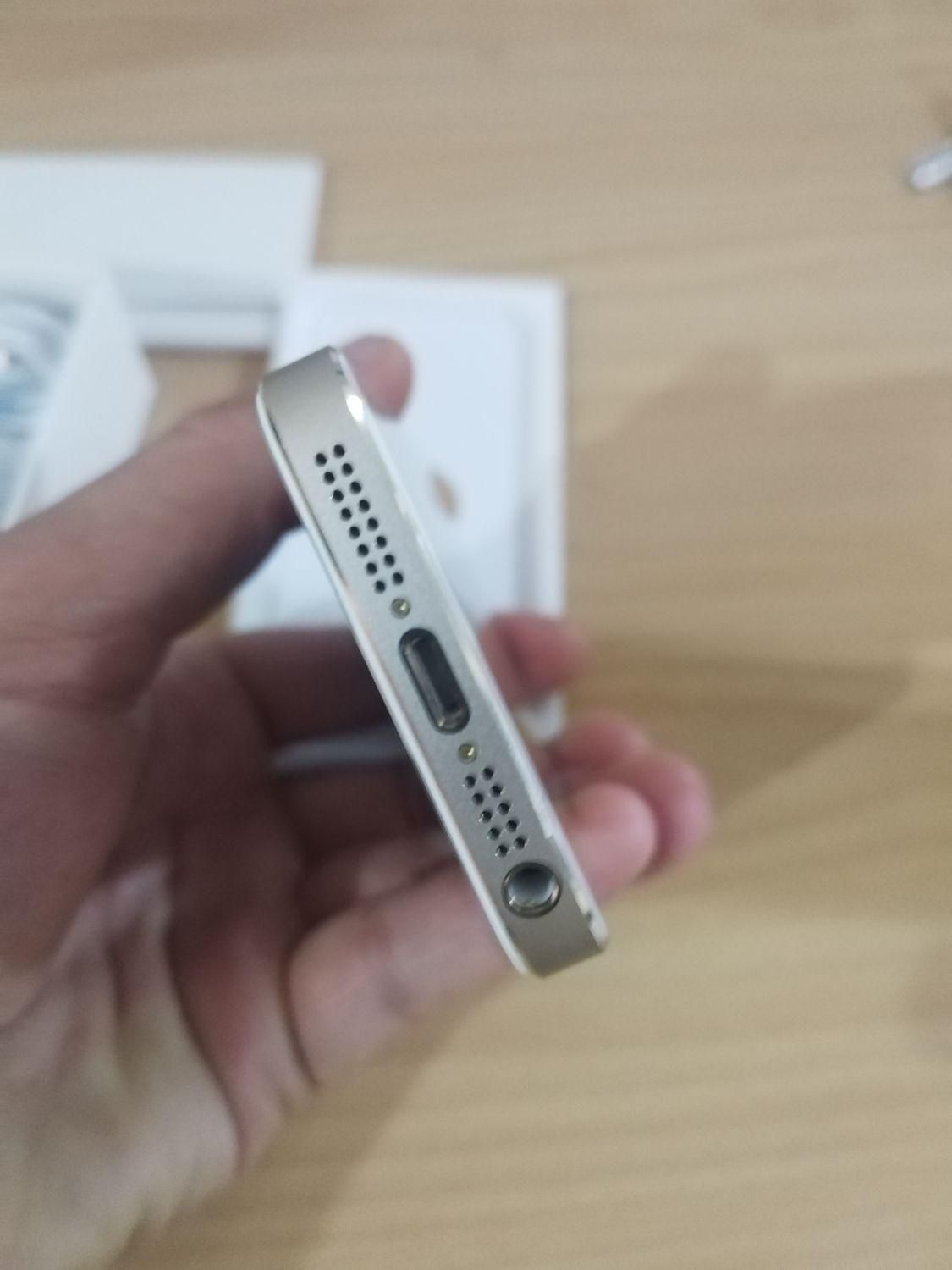 اپل iPhone 5s با حافظهٔ ۱۶ گیگابایت|موبایل|تهران, مجیدیه|دیوار