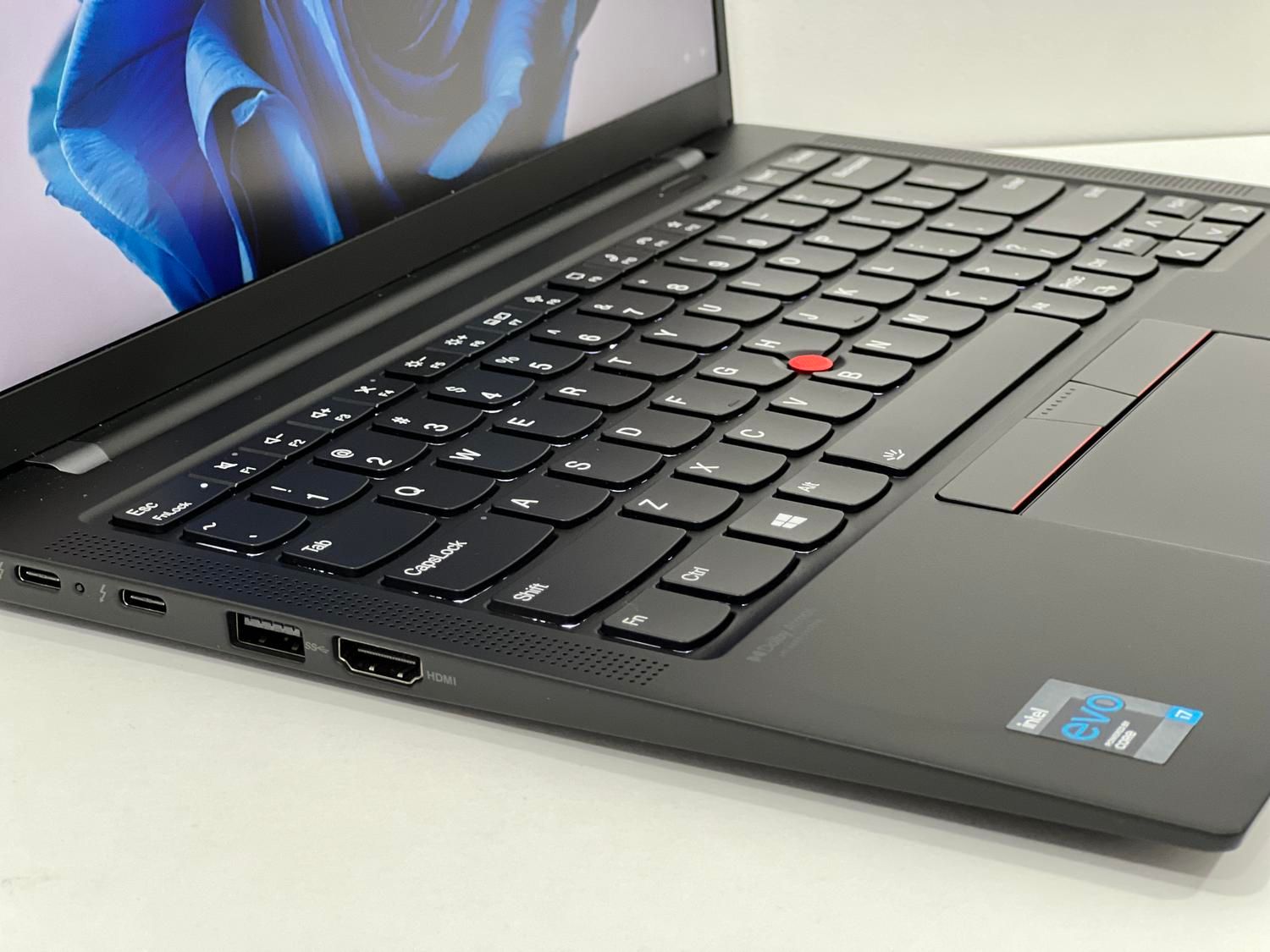 لپ تاپ thinkpad x1carbonنسل۱۱ رم ۳۲ سیمکارت ساپورت|رایانه همراه|تهران, میدان ولیعصر|دیوار