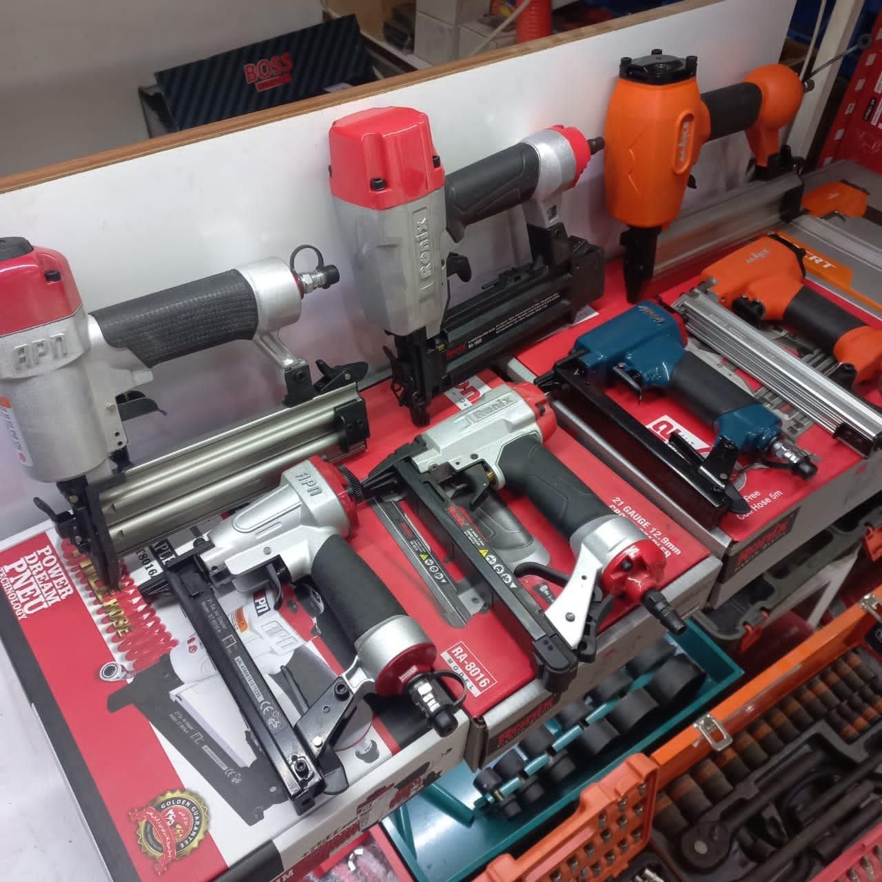 میخکوب و منگنه کوب بادی رونیکس  ای پی ان  مکس|ماشین‌آلات صنعتی|ارومیه, |دیوار