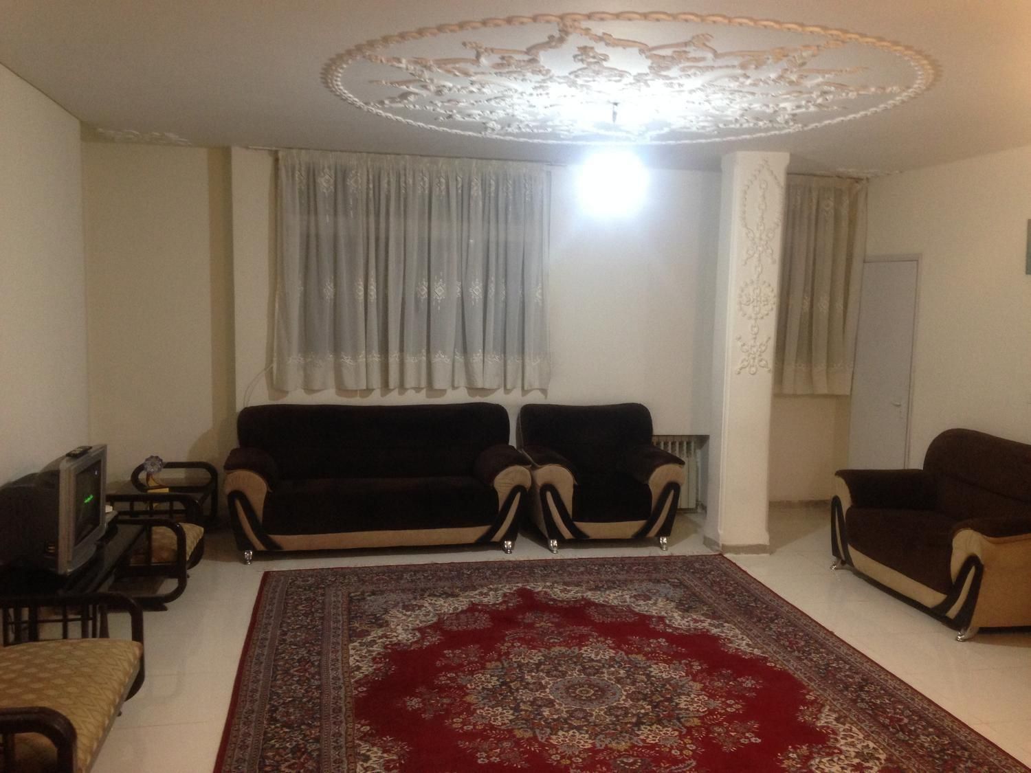 مرکز شهر/سوییت/آپارتمان/پارکینگ/روزانه ماهانه|اجارهٔ کوتاه‌مدت آپارتمان و سوئیت|شیراز, زند|دیوار