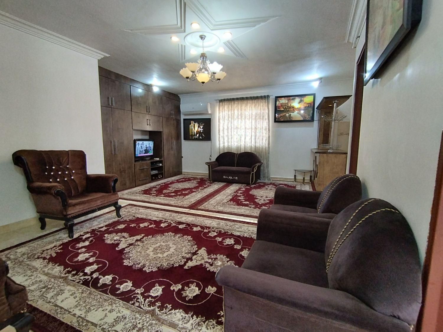 واحد دو خوابه کامل دربست پارکینگ و کولر اسپلیت دار|اجارهٔ کوتاه‌مدت آپارتمان و سوئیت|رشت, پیرکلاچای|دیوار
