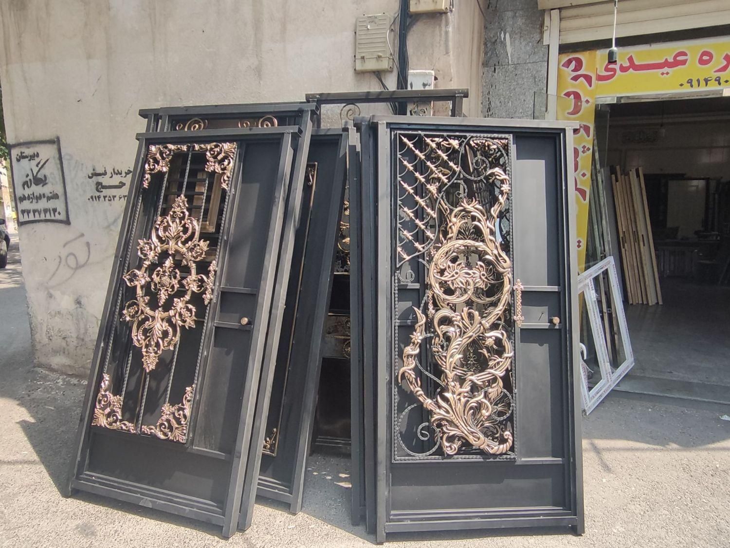 درب حیاط و پنجره عیدی کد ۱۱۰|مصالح و تجهیزات ساختمان|تبریز, |دیوار