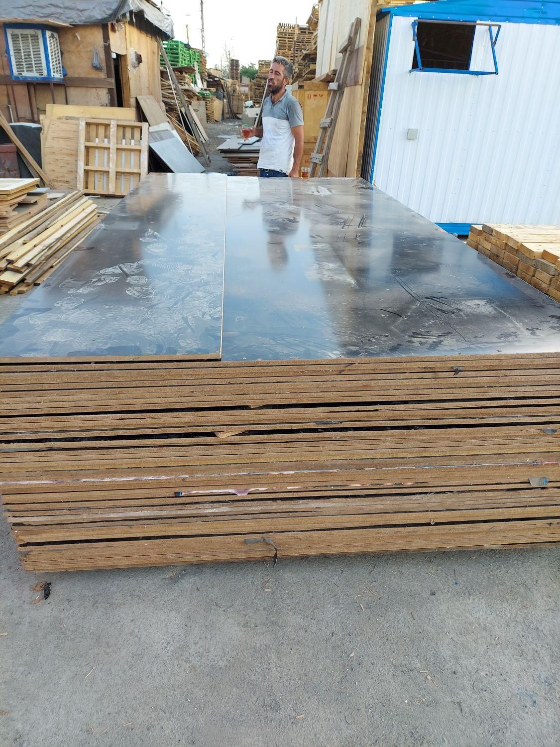 خرید وفروش ضایعات ام دی اف|عمده‌فروشی|تهران, فلسطین (میدان انقلاب)|دیوار