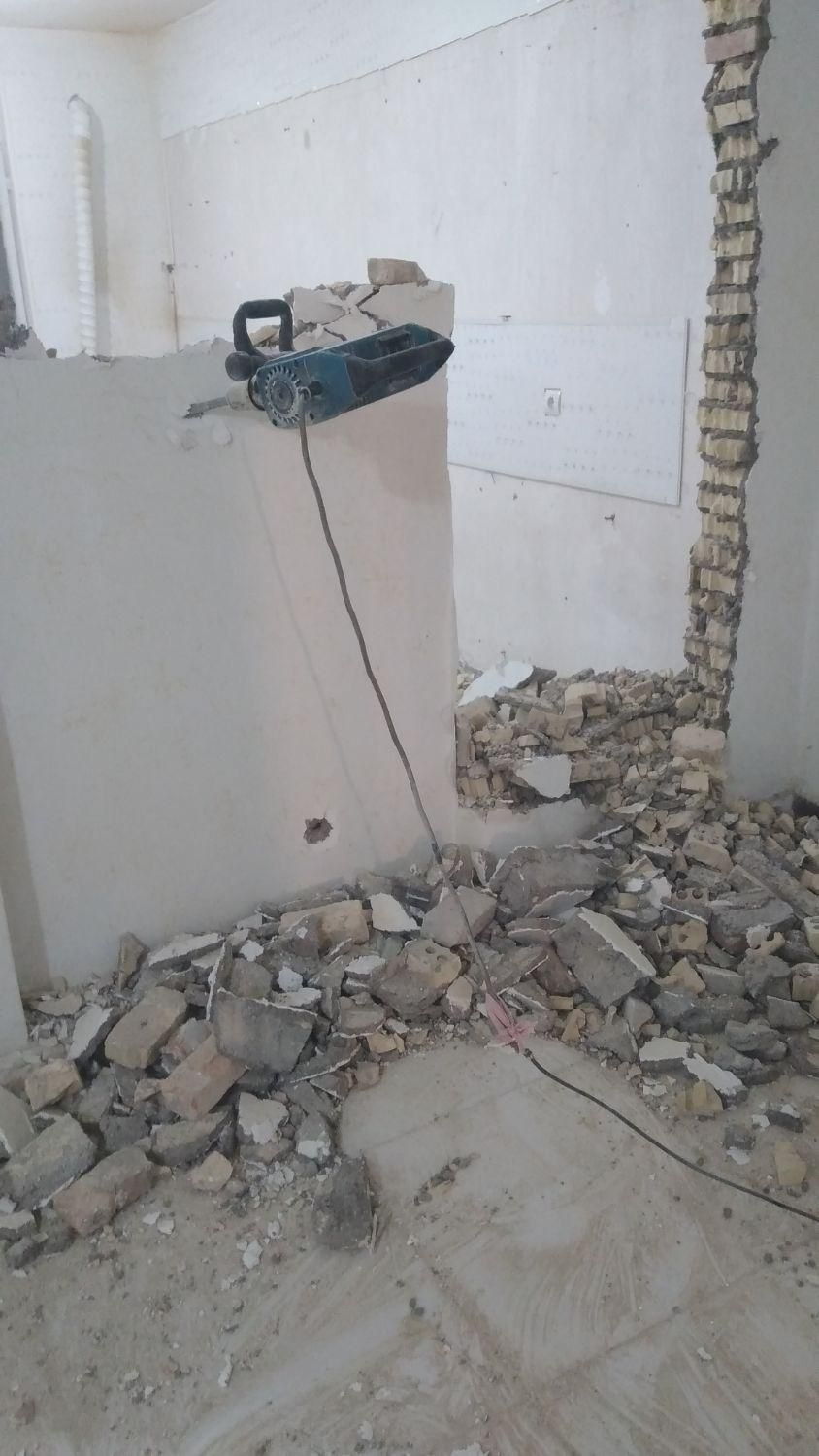 هر گونه تخریب کاری و کنده کاری انجام میدهیم|خدمات پیشه و مهارت|اهواز, پادادشهر|دیوار