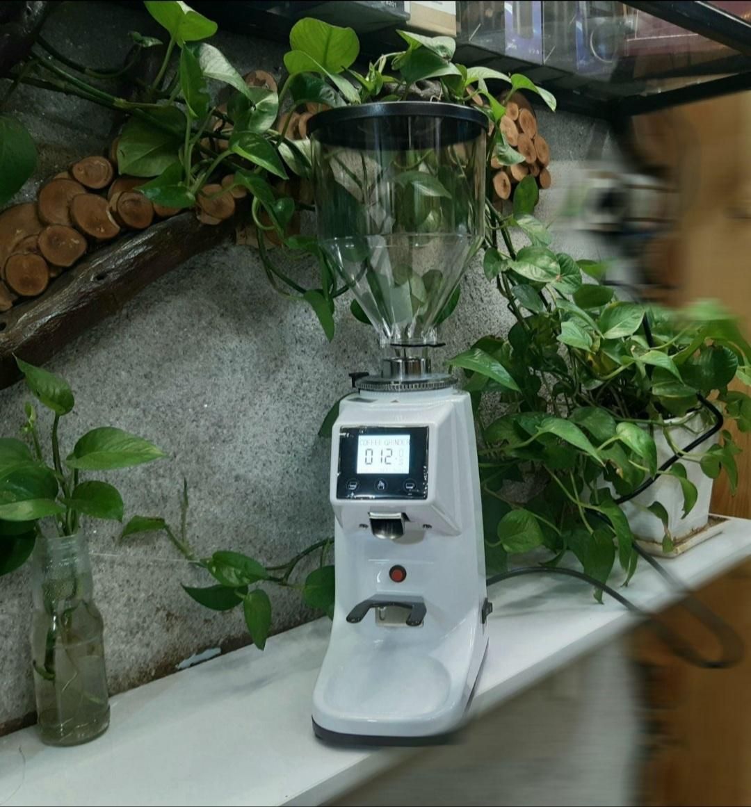 آسیاب ۰۲۲ (۳۰۲۲ ، C22 )|خردکن، آسیاب، غذاساز|قم, نیروگاه|دیوار