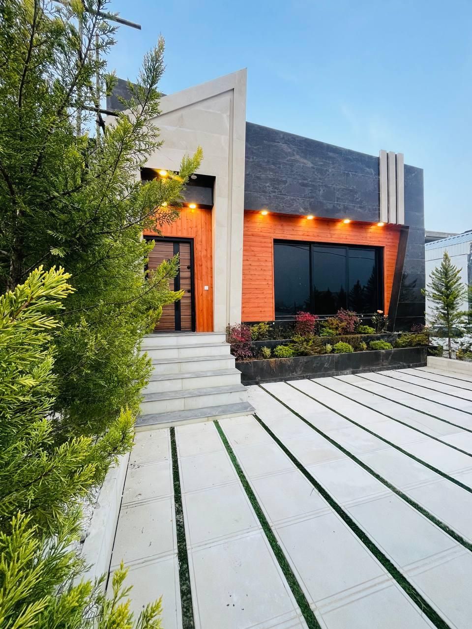 ویلا خوش نشین۲۰۰زمین/۱۰۰بنا/دوخوابه/ویو جنگل سندار|فروش خانه و ویلا|ایزدشهر, |دیوار