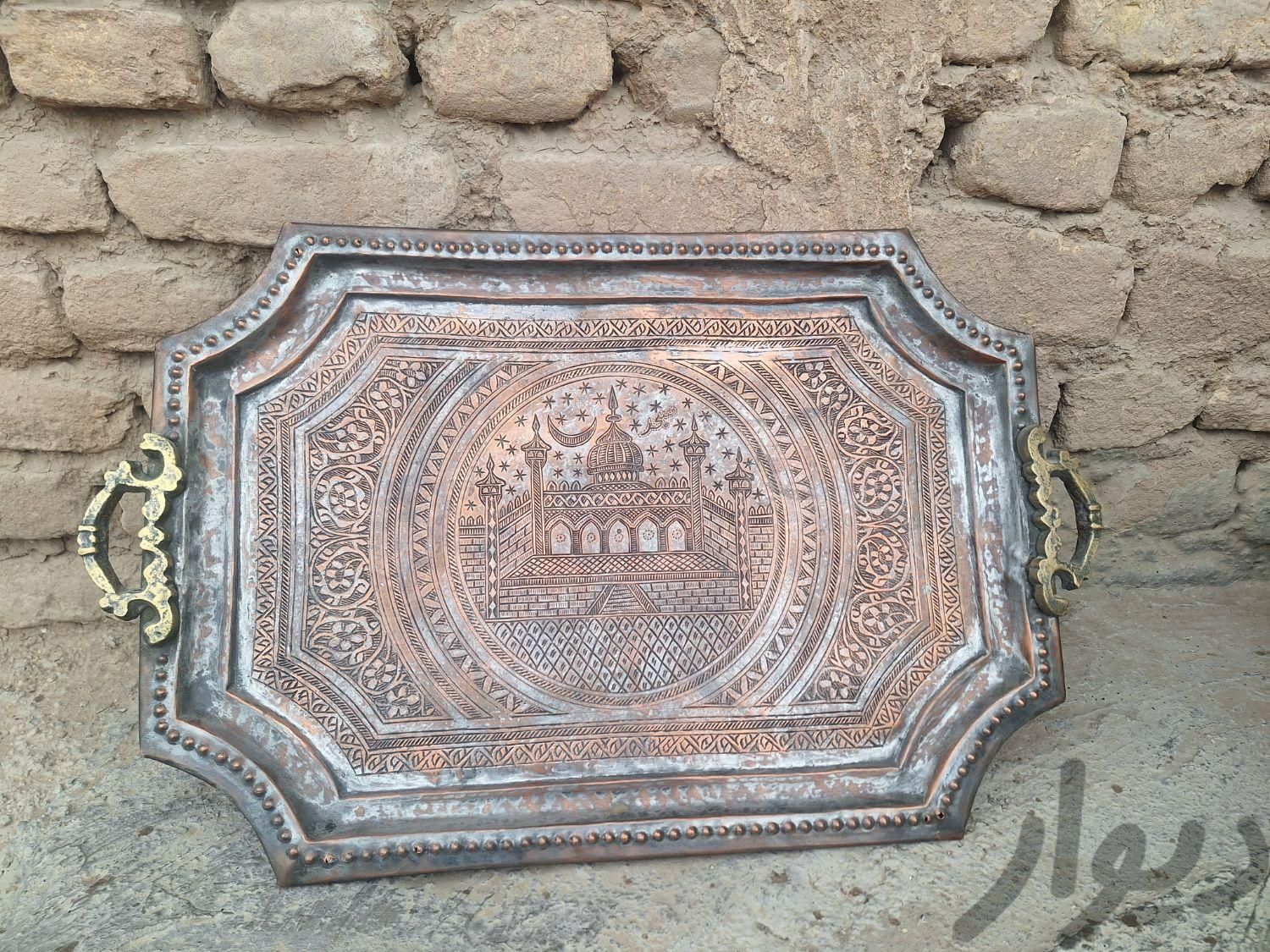 سینی قاجاری با قلم زنی قدیمی|اشیای عتیقه|نیشابور, |دیوار