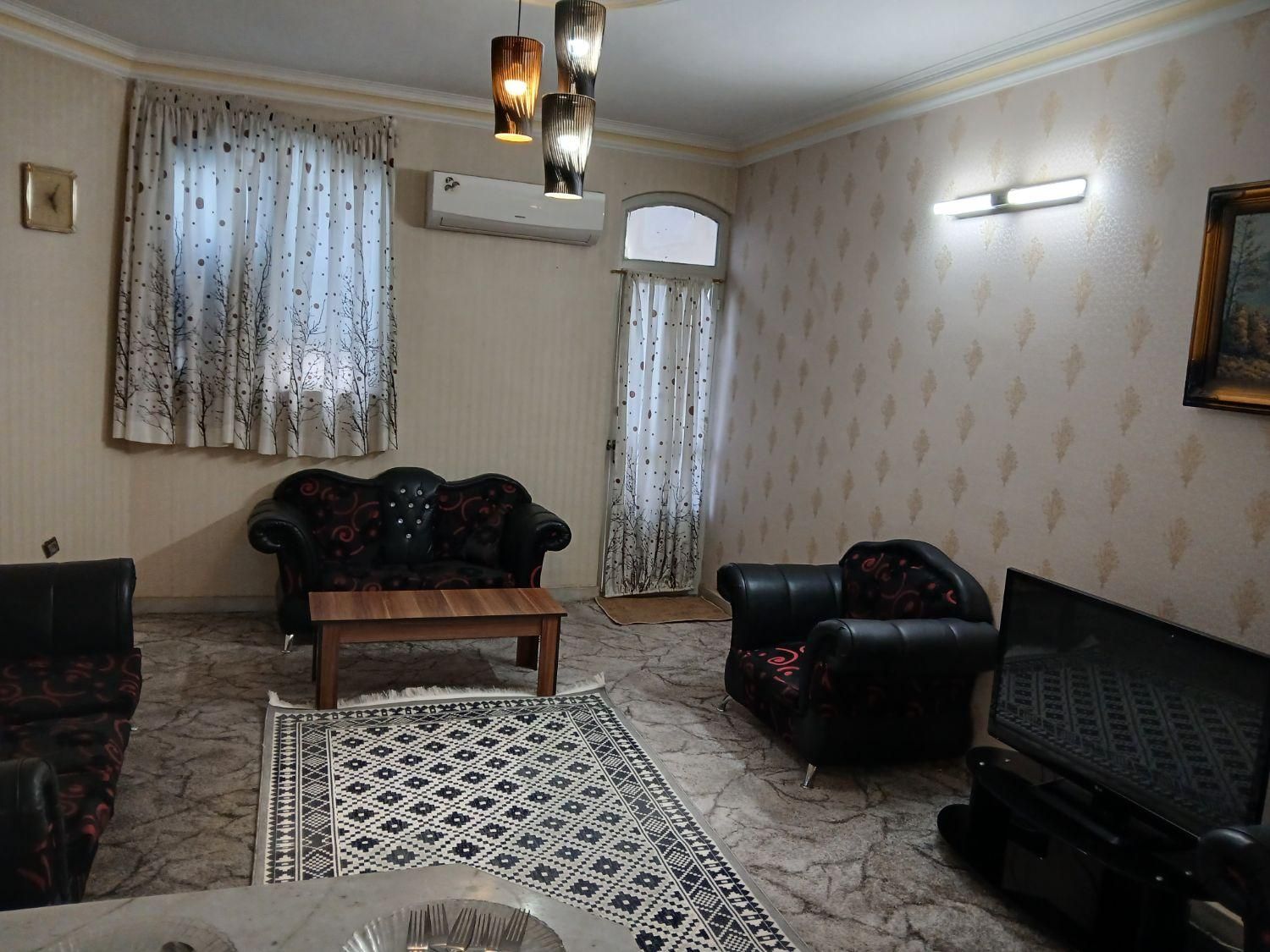 خونه شخصی دربست ۱خواب مبله با پارکینگ|اجارهٔ کوتاه‌مدت آپارتمان و سوئیت|مشهد, ده دی|دیوار