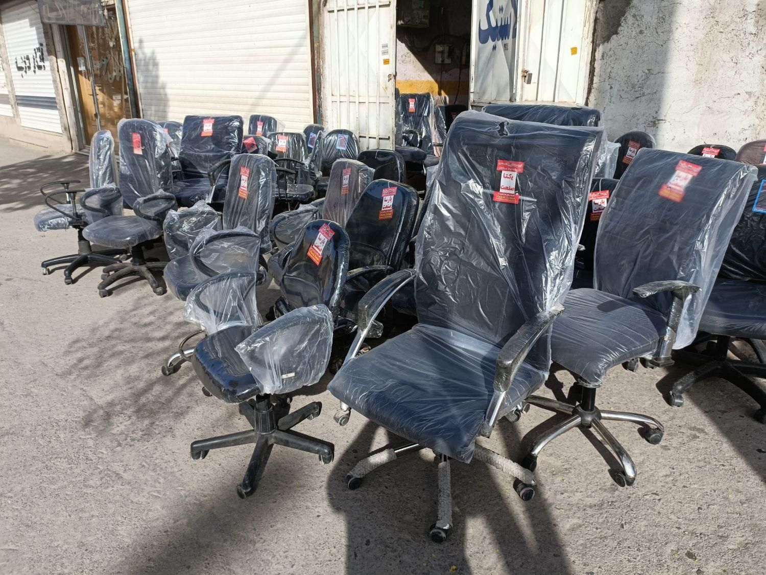 صندلی چرخدار وجک دار|صندلی و نیمکت|کرمان, |دیوار