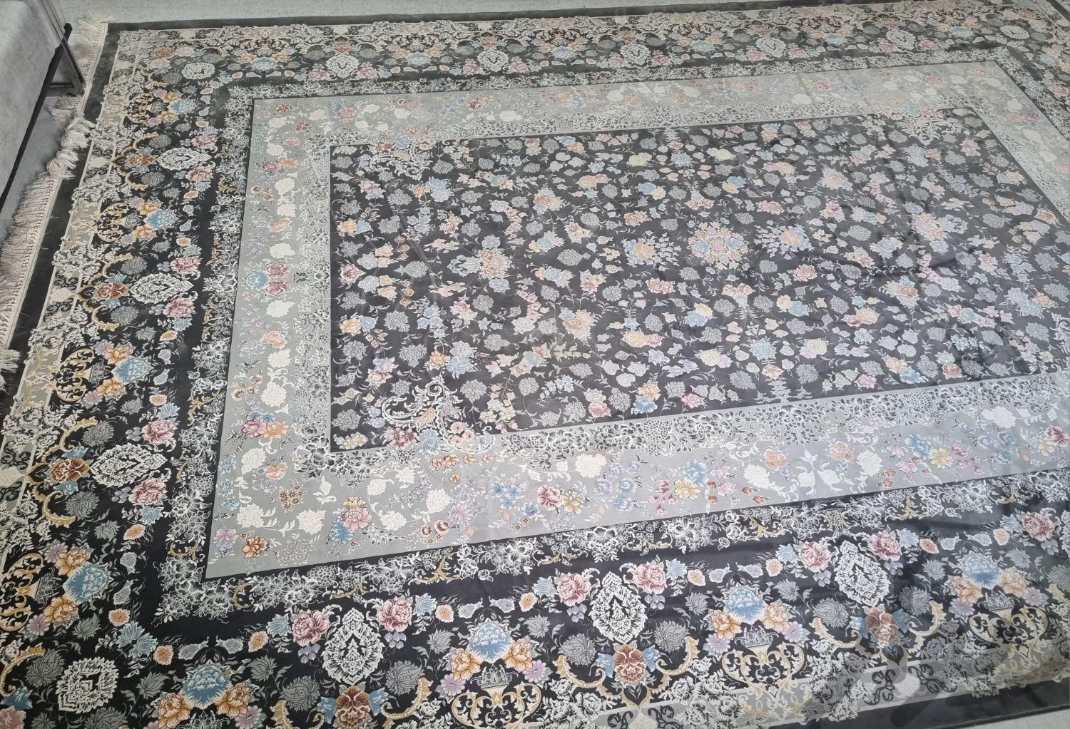 فرش نو تراکم ۱۲۰۰ ۳۶۰۰ شانه زیبا با دو عدد کناره|فرش|قشم, |دیوار