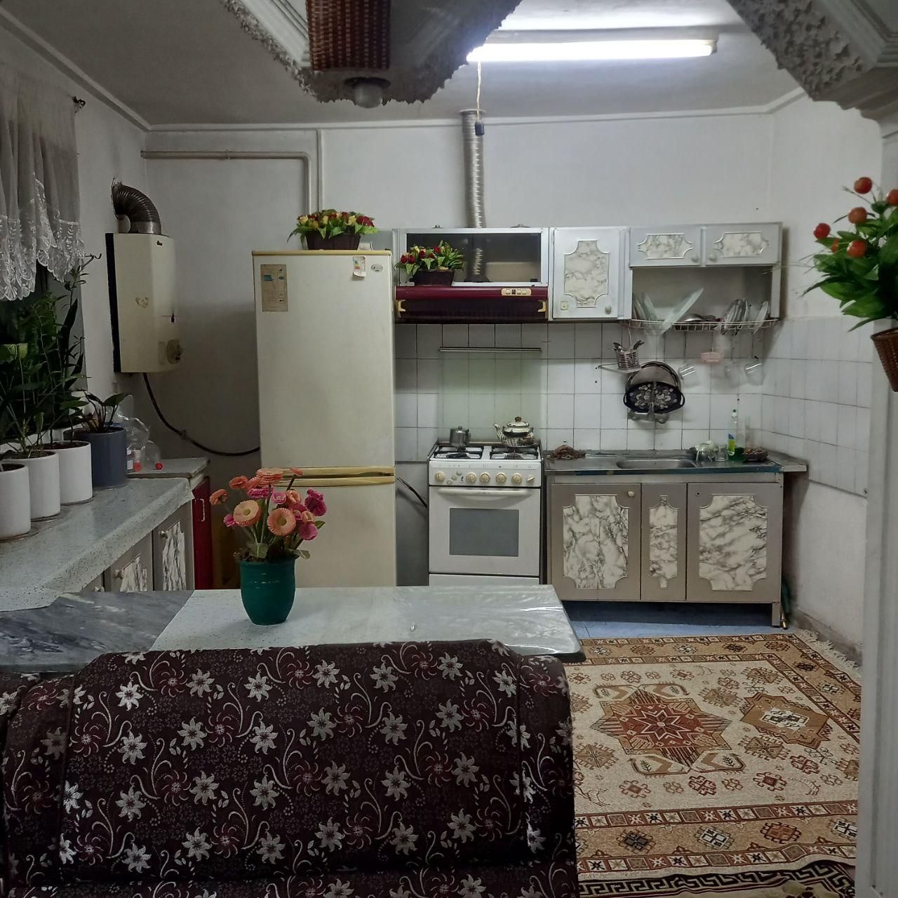 اجاره ویلا برای خانواده و مجرد|اجارهٔ کوتاه‌مدت آپارتمان و سوئیت|رشت, آب و برق|دیوار
