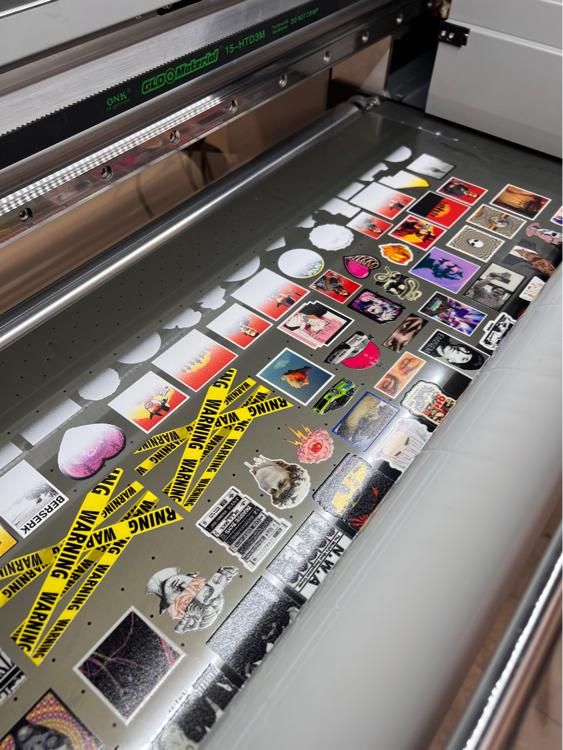 چاپ لیبل ژله ای برچسب اموال یووی دی تی اف استیکر|فروشگاه و مغازه|تهران, صادقیه|دیوار