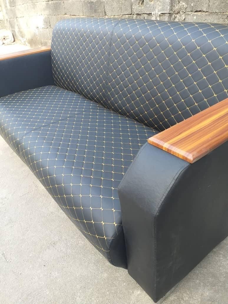 مبل اداری مدل نگین طرح گلدوزی میزنگین اداری مدیریت|دفتر کار|یزد, |دیوار