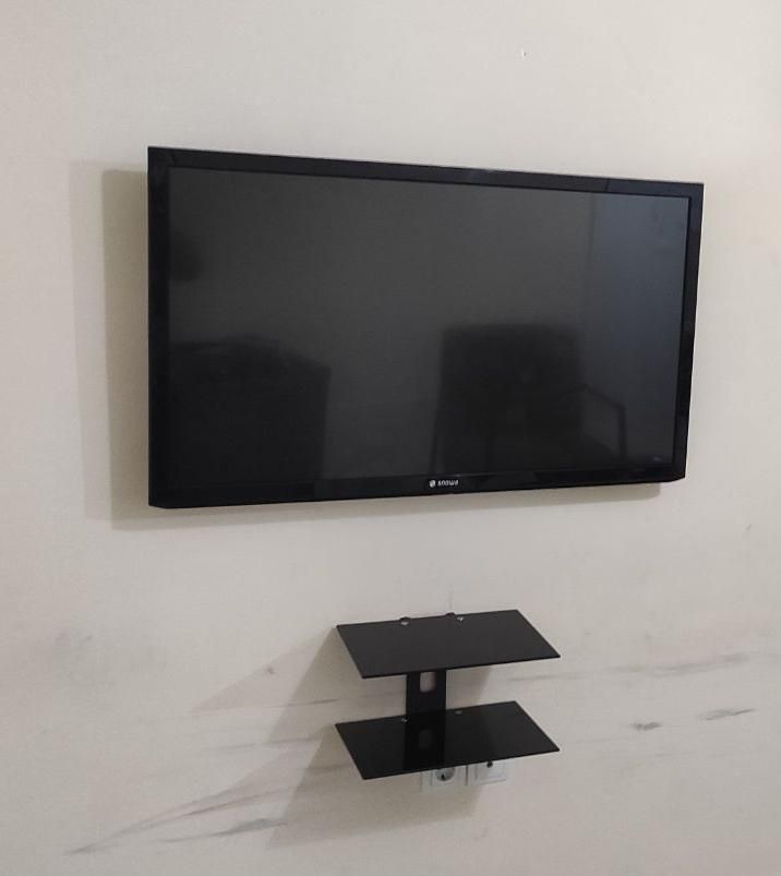 براکت،پایه دیواری برای نصب تلویزیون(نصاب tv)|تلویزیون و پروژکتور|شیراز, شهرک والفجر|دیوار