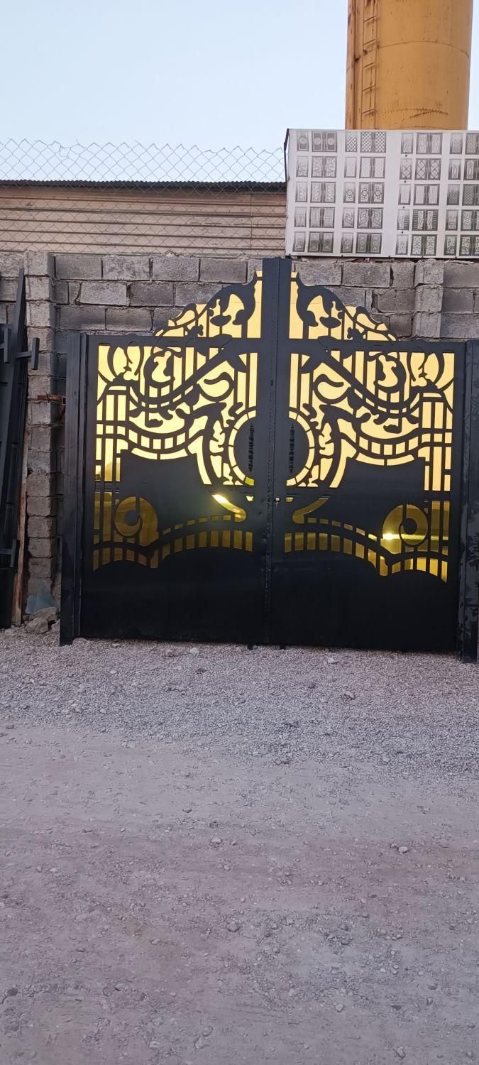 درب لوکس سفارشی. . درب خونه باغ|حراج|بوشهر, |دیوار