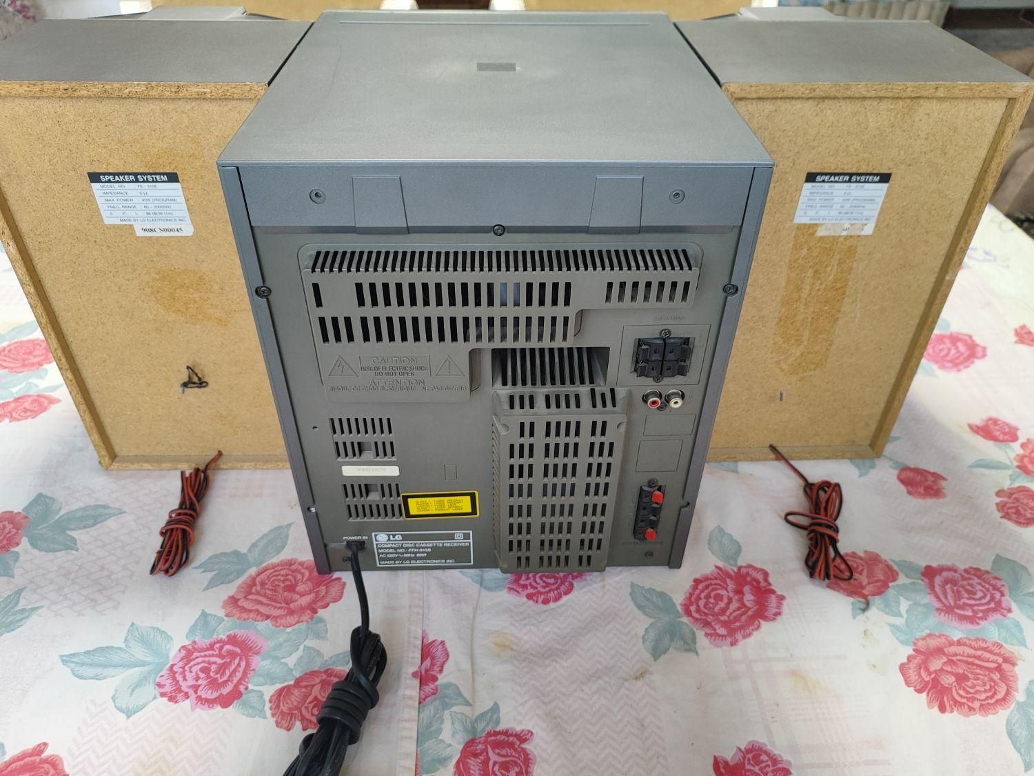 ضبط خانگی LG با کنترل و ۲ عدد باند|سیستم صوتی خانگی|چالوس, |دیوار