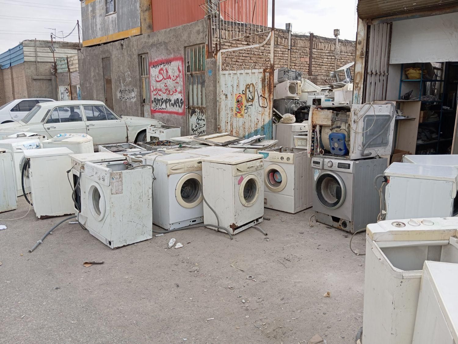 خریدار و فروش ماشین لباسشویی سالم خراب قدیمی جدید|ماشین لباسشویی و خشککن لباس|کرج, برغان|دیوار