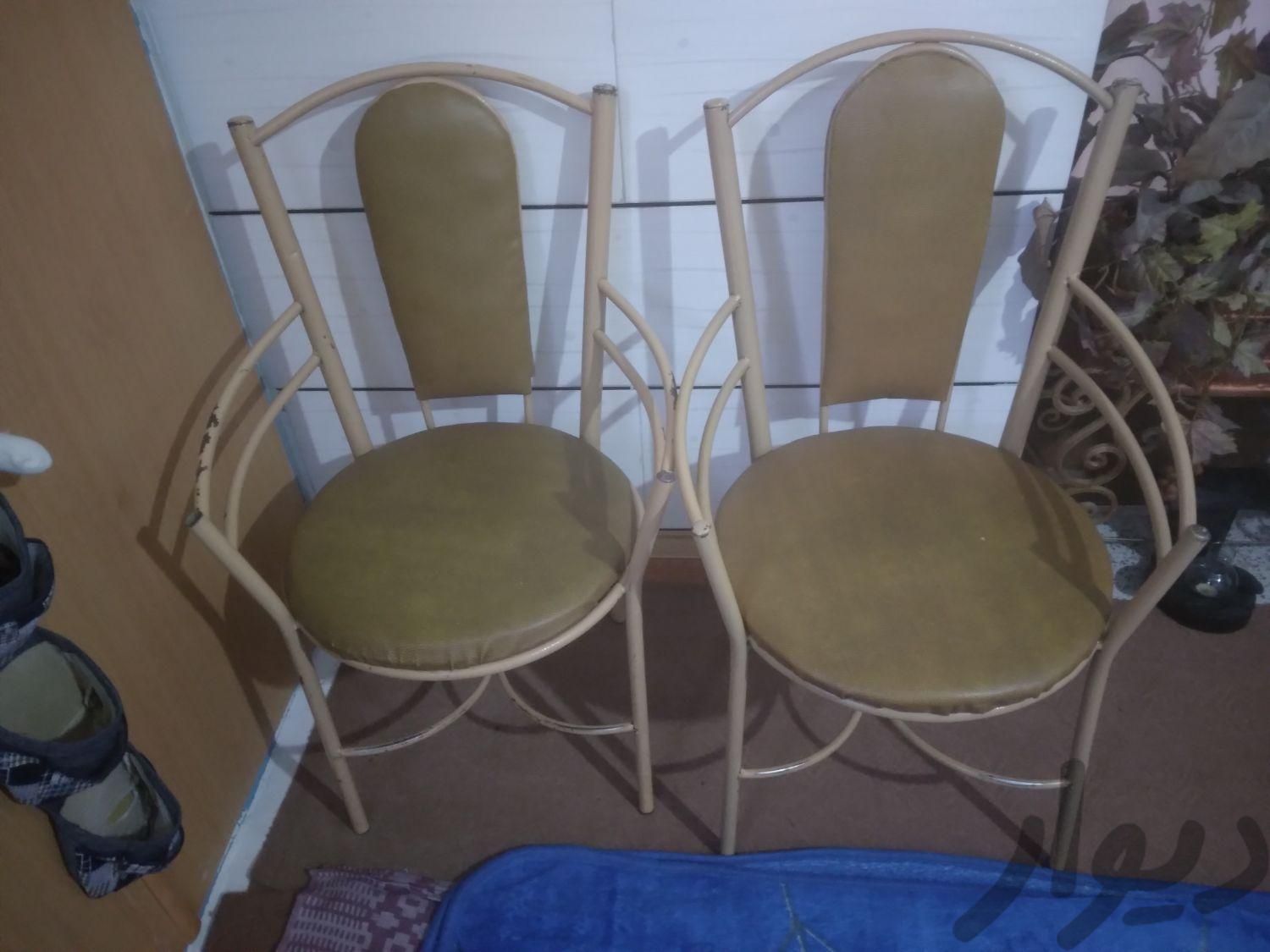 صندلی بزرگ آهنی محکم سالم تمیز|صندلی و نیمکت|شاهرود, |دیوار