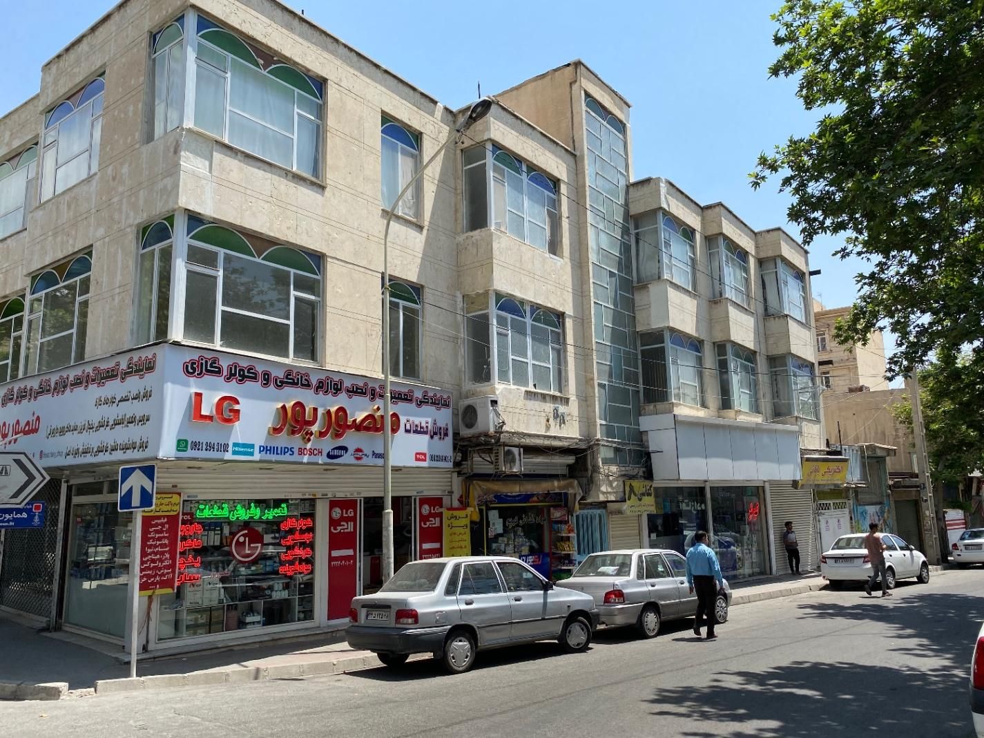 فروش ملک تجاری-مسکونی در تقاطع برغان دکتر همایون|فروش زمین و ملک کلنگی|کرج, برغان|دیوار