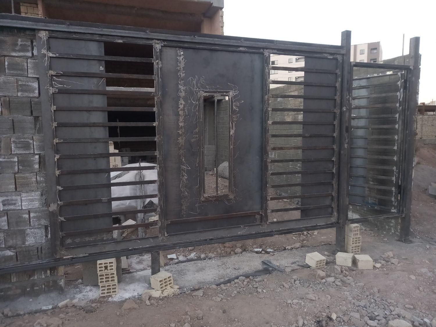 جوشکاری، درب و پنجره فلزی|مصالح و تجهیزات ساختمان|اصفهان, باغ فدک|دیوار