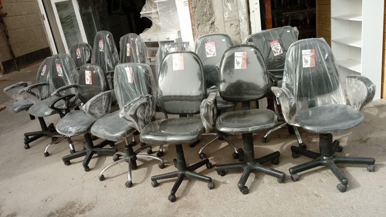 میز نو  و صندلی استوک تعداد بالا|میز و صندلی غذاخوری|قم, نیروگاه|دیوار