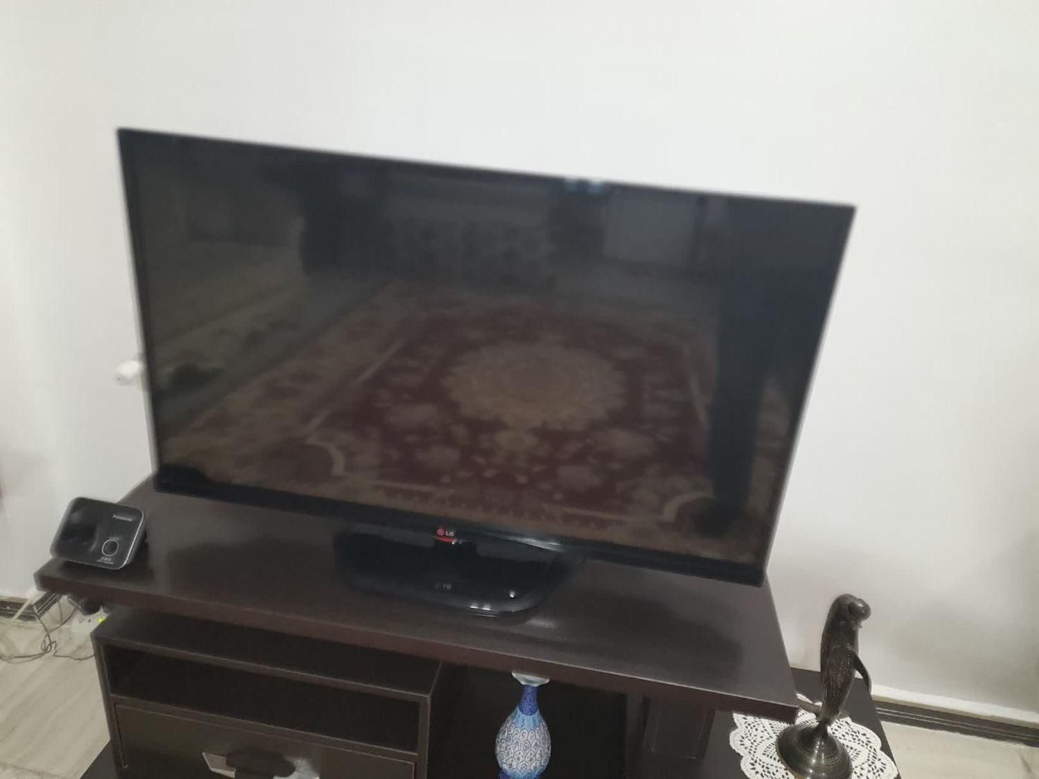 تلوزیون LED الجی ۴۲اینچ|تلویزیون و پروژکتور|اصفهان, کوی نرگس|دیوار