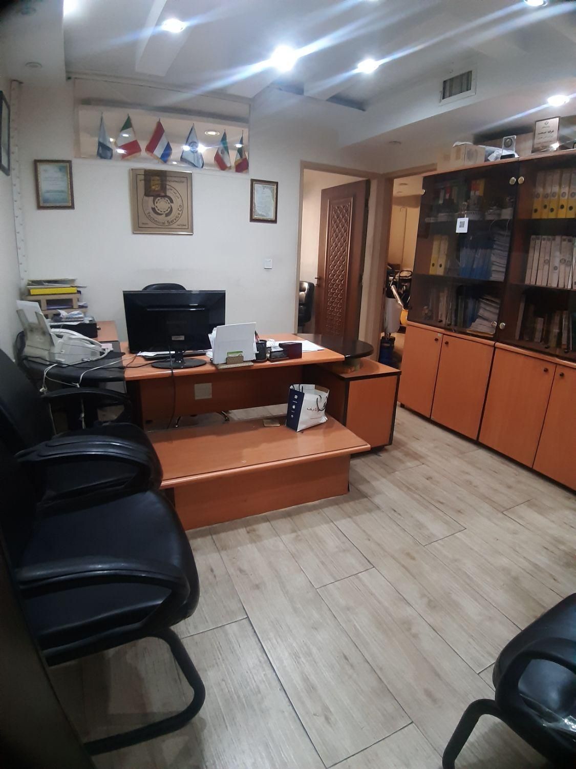 ۷۰ متر سند اداری/بر آزادی جایگاه برند های معتبر|فروش دفتر کار، اتاق اداری، مطب|تهران, توحید|دیوار