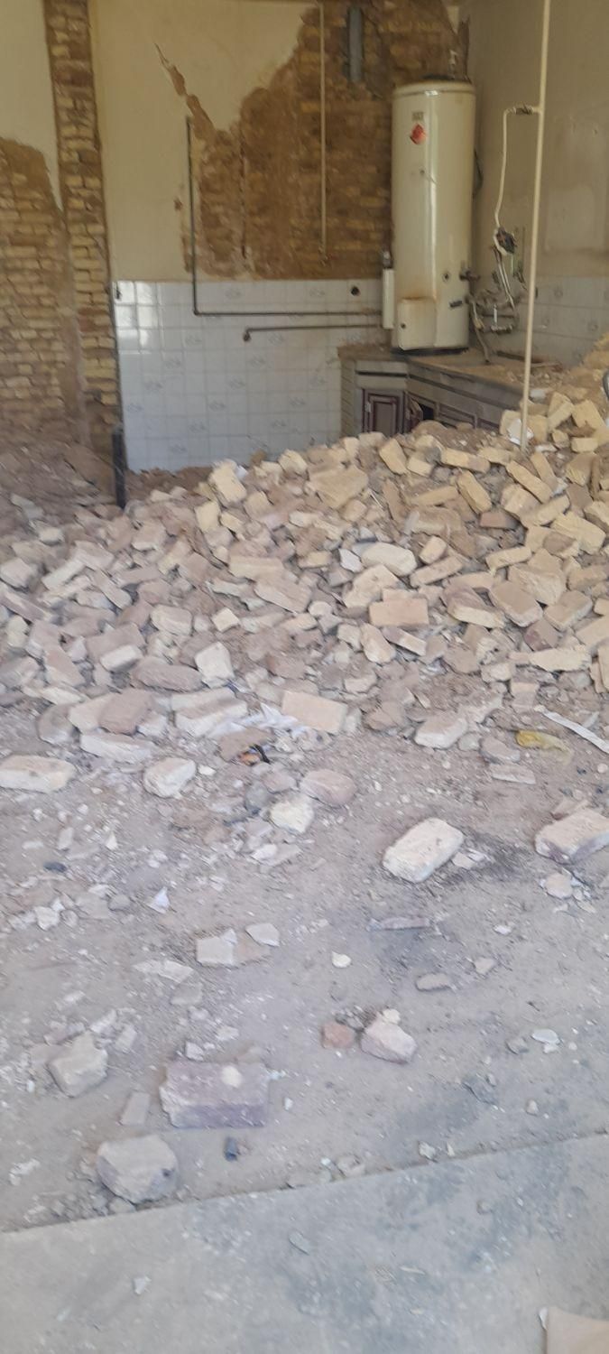 تخریب کاری سوراخکاری هیلتی کاری وبنایی ساختمان|خدمات پیشه و مهارت|شاهینشهر, عطار|دیوار