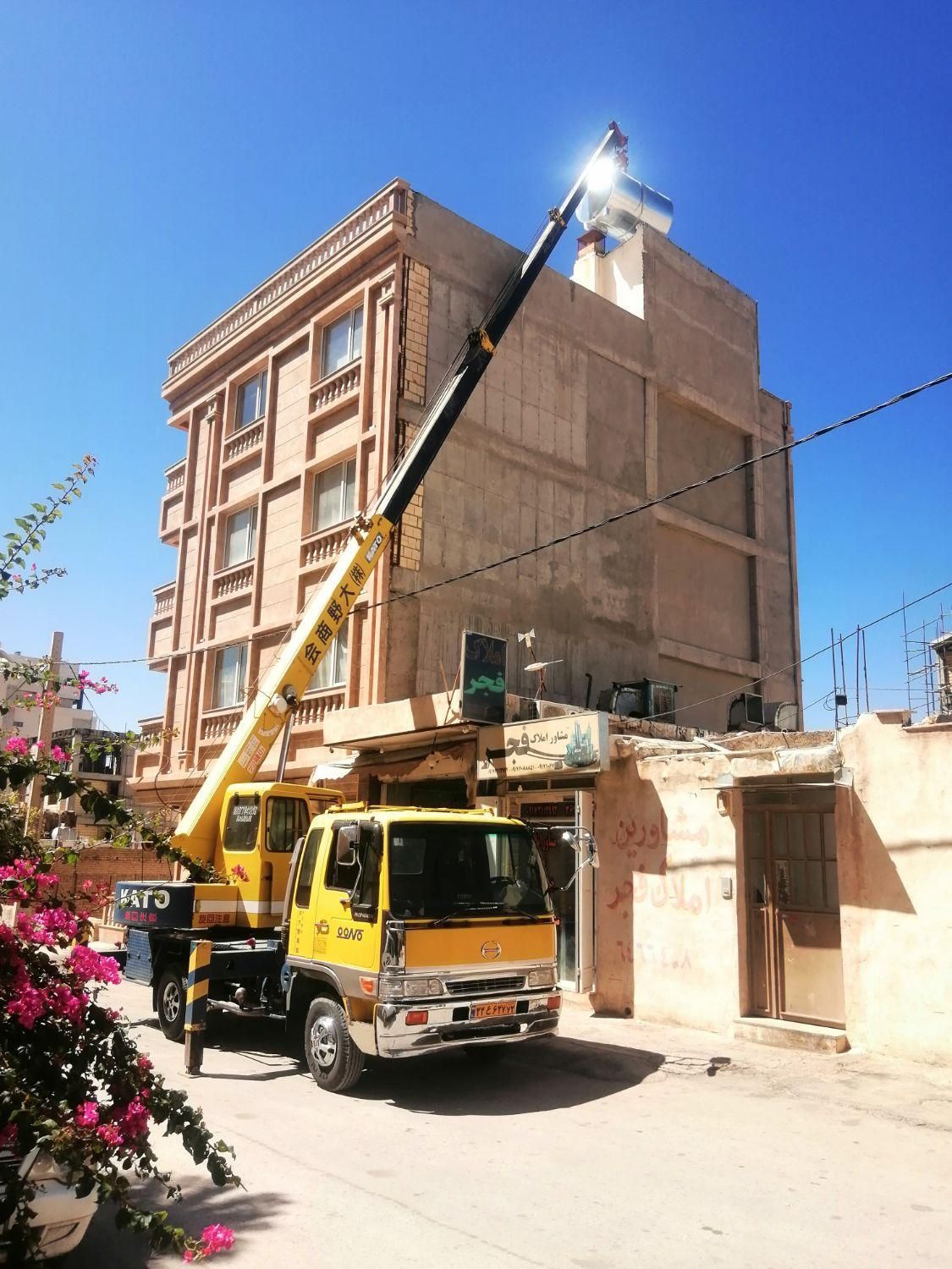 جرثقیل۷تن دکل بلند،نیسان وخاورکفی انجام کارشما|خدمات حمل و نقل|شیراز, ترمینال باربری|دیوار